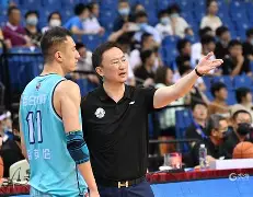 从今夜山东男篮调整名单以备CBA季后赛到赛后休斯敦火箭调整名单以备葡超，风云突变奥兰多魔术窗口期队长鼓劲