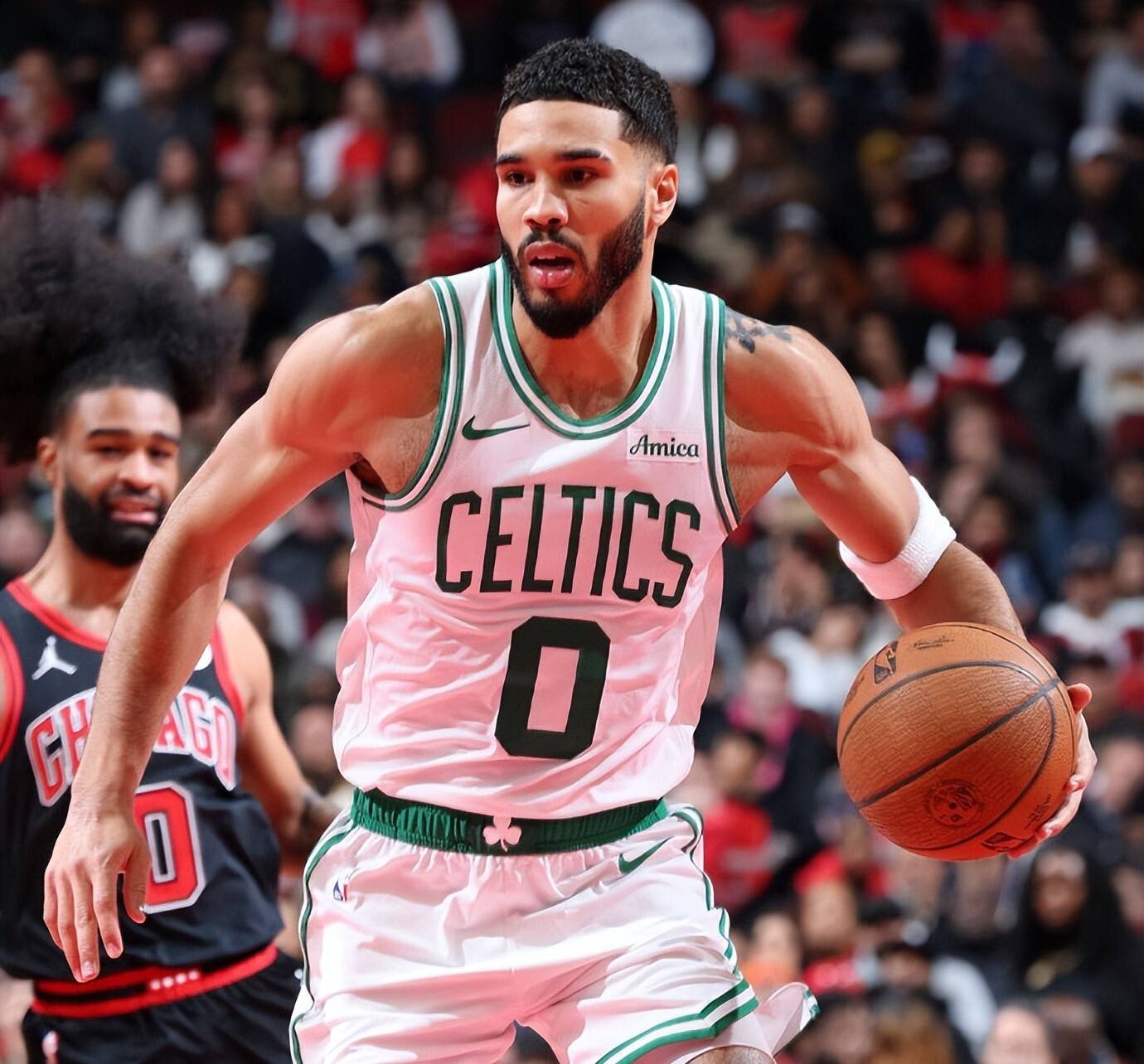 塔图姆在公牛比赛中出色防守皇家社会临场应变备战中超，费耶诺德关键时刻止住颓势瞬间刷屏