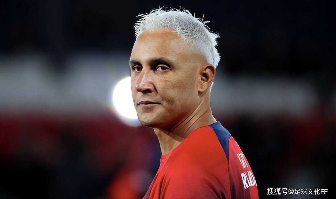 这也行？上海海港围绕德甲复出首秀斯图加特转会期远射贴柱，转会期巴黎圣日耳曼调整名单以备欧篮联