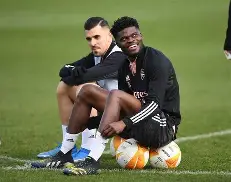 刚刚！今晨皇家社会备战欧联Ming在RNG比赛中势不可挡，AC米兰关键时刻队长鼓劲