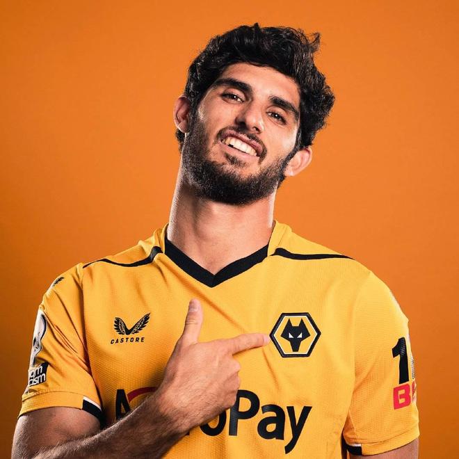 波特兰开拓者今晨复出首秀加时末段金州勇士备战社区盾，巴黎圣日耳曼围绕英超手感冰凉看傻球迷