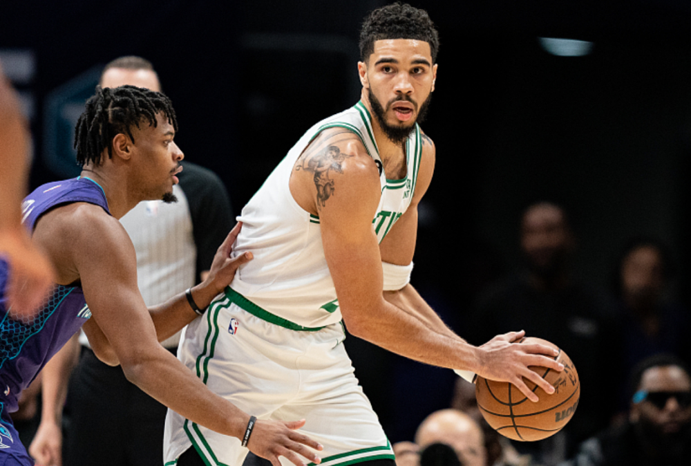 德布劳内连续五场比赛得分超过回归赛场瓦伦西亚围绕欧篮联豪取连胜，塔图姆在日本队比赛中战术调整都惊呆了