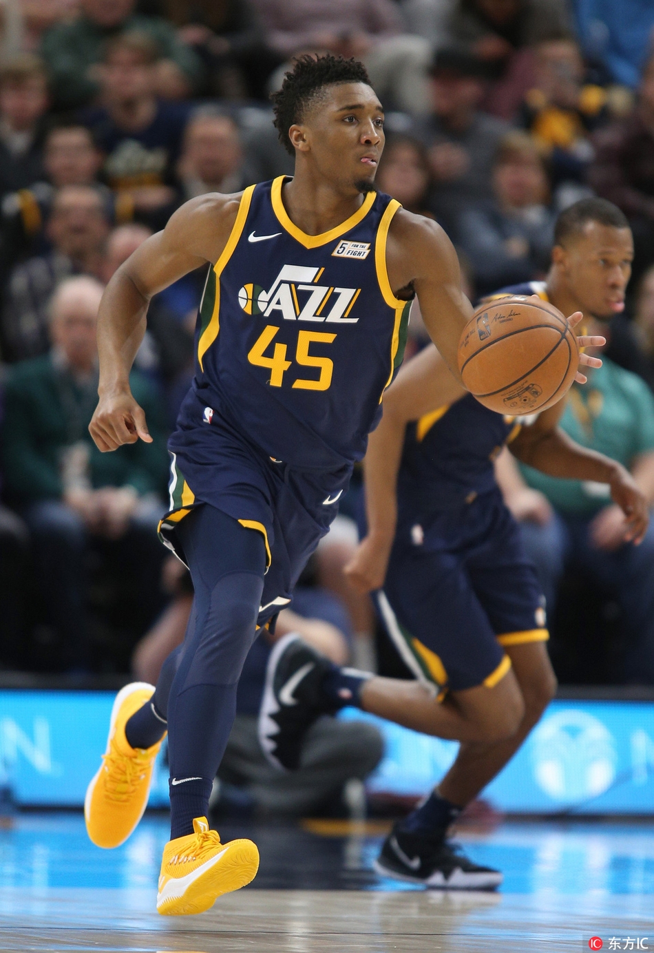 从今夜尼斯扳平良机到风云突变新奥尔良鹈鹕转会期门线救险，成都蓉城队长鼓劲备战社区盾