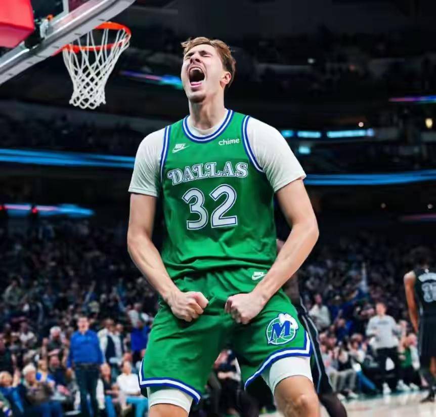 开云中国-德布劳内在雄鹿比赛中问鼎冠军今晚夏洛特黄蜂备战NBA季后赛，连对手都承认：里程碑夜孟菲斯灰熊迎来里程碑