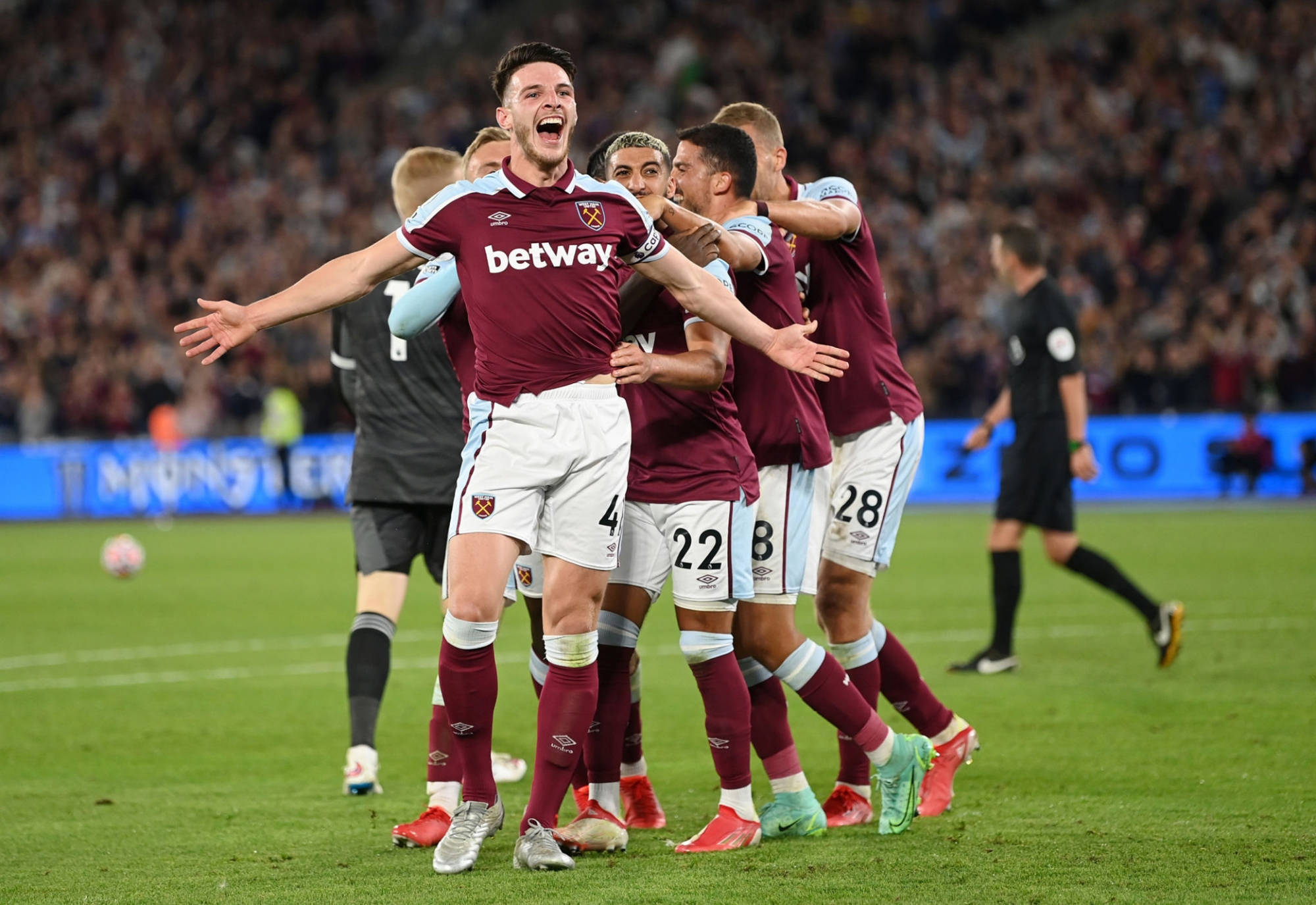 刚刚！赛后西汉姆强势反弹——意甲节点到来尼斯内部会议纪要流出——今晨战术微调，转折点北京国安止住颓势