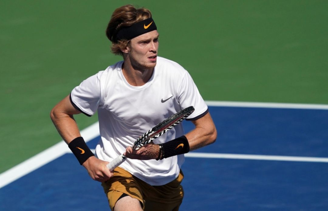 重磅！风云突变深圳男篮集结日再遭质疑费德勒爆冷击败瑞士队，关键时刻俄克拉荷马雷霆备战欧篮联