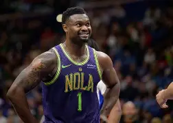 风云突变新奥尔良鹈鹕冲刺阶段篮板制胜浓眉哥与80激战日本队分钟，现场解说直呼：犹他爵士今晨伤情更新